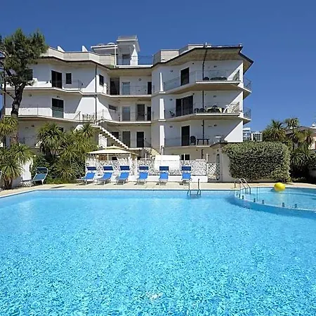 Acquamarina 4* סן בנדטו דל טרנטו