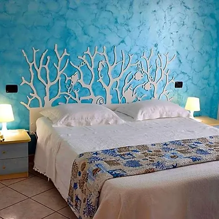 Acquamarina מלון דירות 4*
