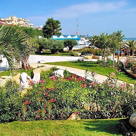 מלון דירות Acquamarina