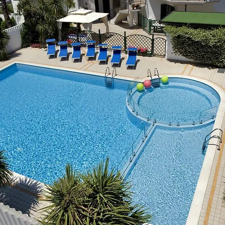 Acquamarina 公寓式酒店 圣贝内代托-德尔特龙托